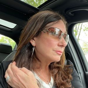 Gucci sunglasses 😎 bronze gorgeous glasses!!!